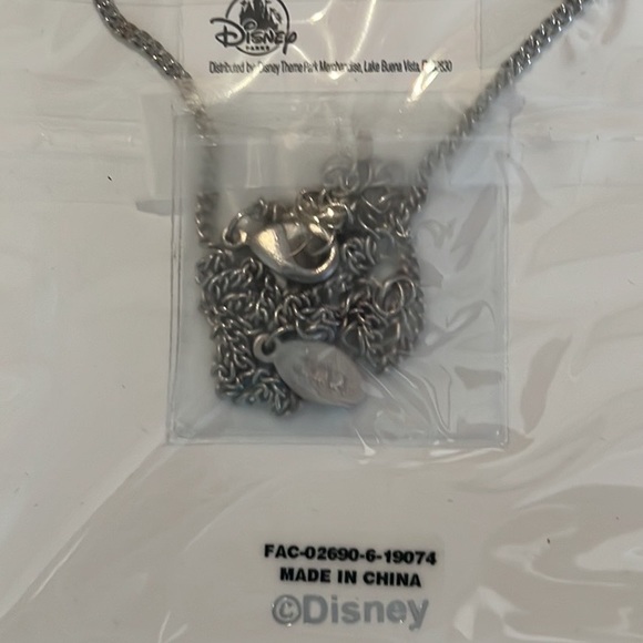 Disney Parks exclusive necklace Just Married Brand New - Picture 2 of 3